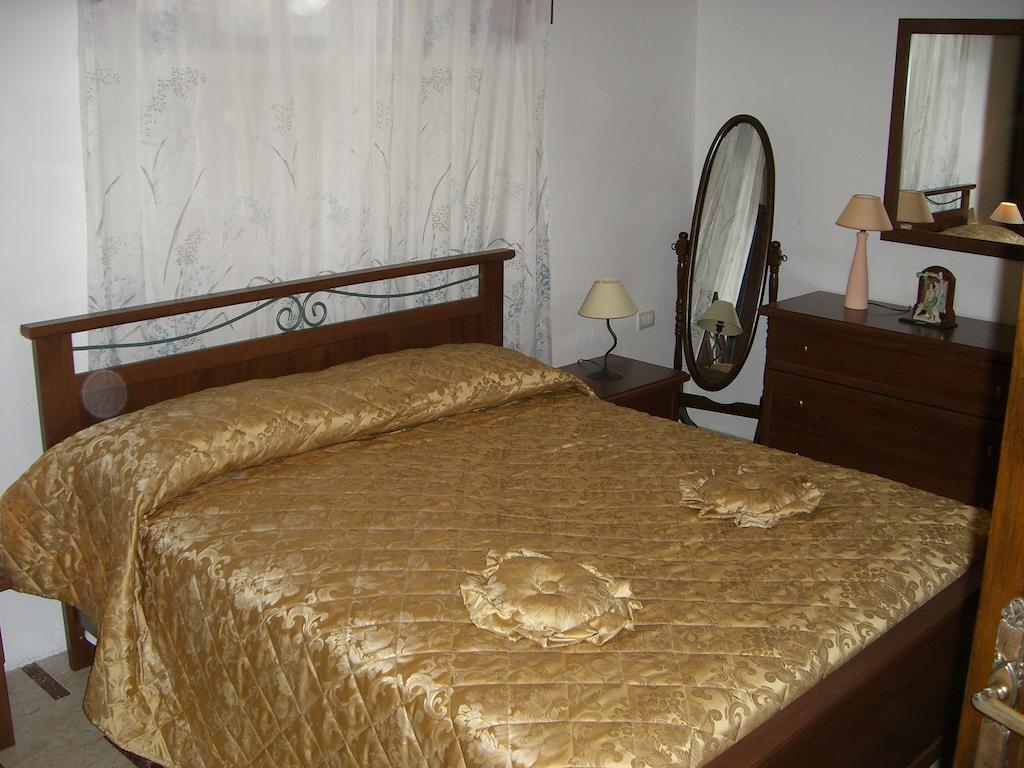 بيسكيناس Sa Domu Sarda Casa Vacanza الغرفة الصورة