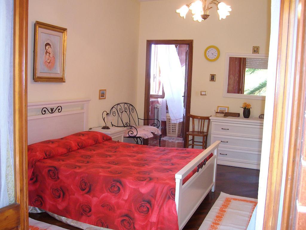 بيسكيناس Sa Domu Sarda Casa Vacanza الغرفة الصورة